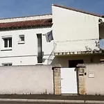 Daire Dans Avec Jardin Et Piscine Privee