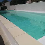 Daire Dans Avec Jardin Et Piscine Privee