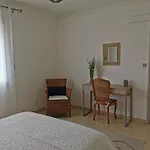 Daire Dans Avec Jardin Et Piscine Privee Marguerittes