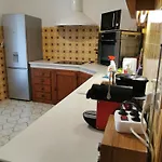 Dans Avec Jardin Et Piscine Privee