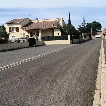 Dans Avec Jardin Et Piscine Privee 4 Personnes Διαμέρισμα *