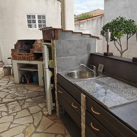 Διαμέρισμα Dans Avec Jardin Et Piscine Privee 4 Personnes *