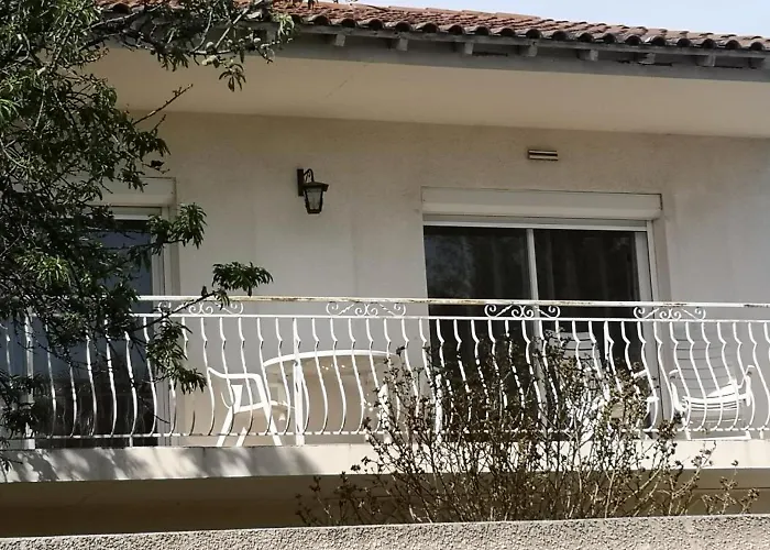 Apartman Dans Avec Jardin Et Piscine Privee *