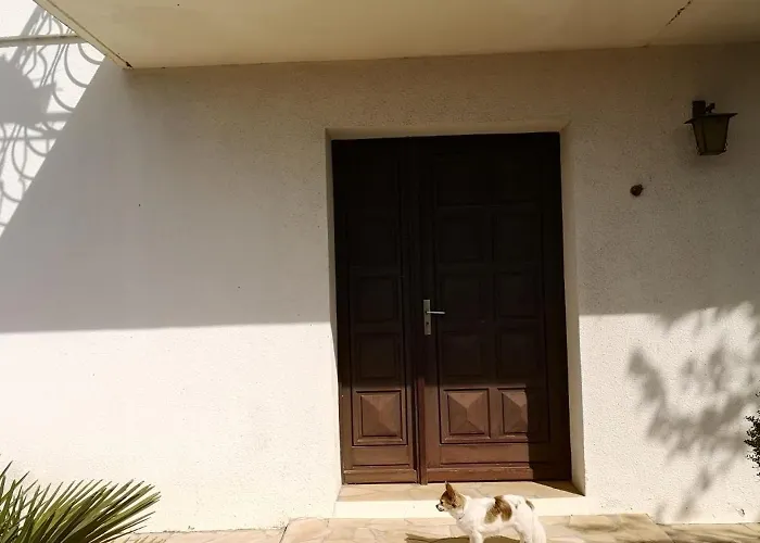 Apartman Dans Avec Jardin Et Piscine Privee *