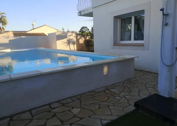 Dans Avec Jardin Et Piscine Privee アパート