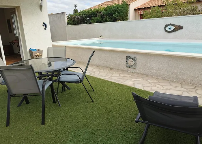 アパート Dans Avec Jardin Et Piscine Privee *